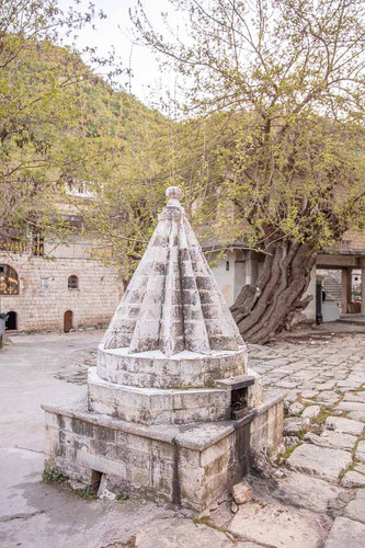 Lalish Iraqi Kurdistan 6.jpg