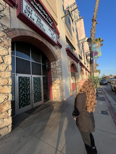 moo1uk6qryeb1 copy.jpg