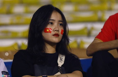 Instagram Hoang Anh Oc Kekasih Bek Vietnam Doan Van Huang Ikut Diserang Warganet Indonesia zing vn