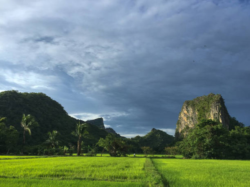 sunlight shines while clouds all over the sky.jpg