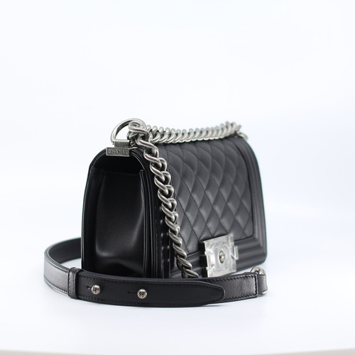 chanel A67085 2.jpg