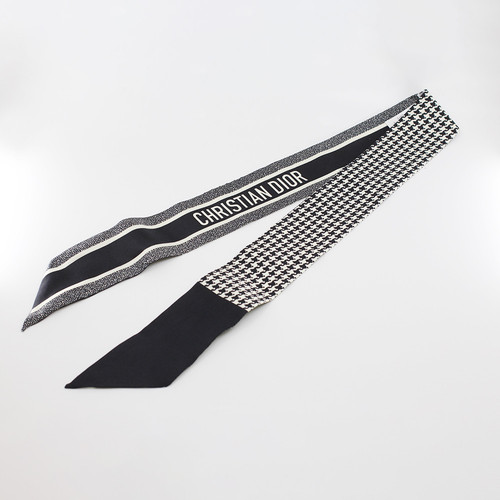 saintlaurent 015MON106I601 1.jpg