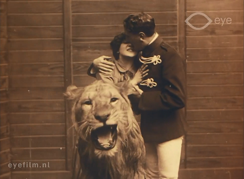 Nelly la domatrice 1912.mkv 20200118 120921.542.png