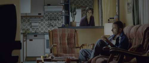 Volver.2006.2160p.HDR.UHD.BluRay.DTS HD.MA.5.1.x265 10bit HDS.mkv 20221201 230058.959.png