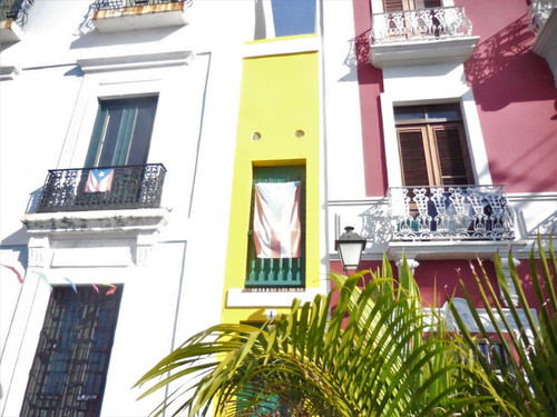 Narrowest house (In yellow)