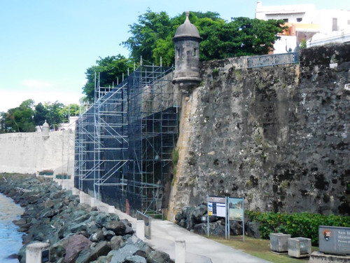 Reconstruction of the fort wall