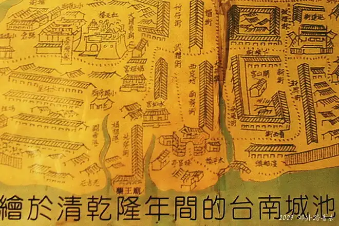 乾隆17年(1752)的《重修臺灣縣志》的府城地圖，已有五條港
