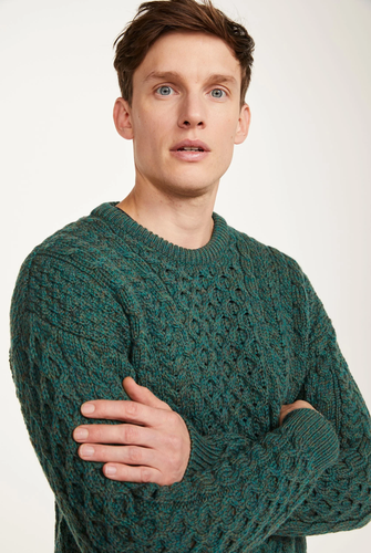 A823 InisheerTraditionalAranSweater Mens Merino Green 02 ed84e0c5 00fb 4fbd 9ad7 e6ac736bbd21.png
