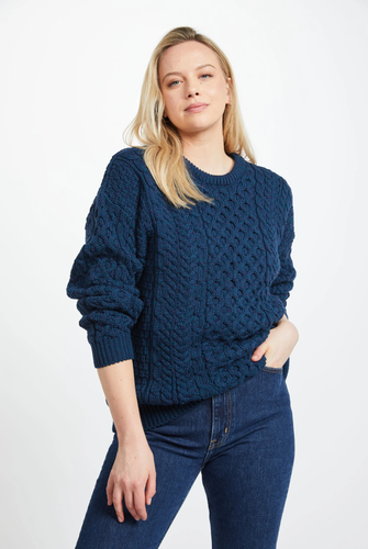 A823 InisheerTraditionalAranSweater Ladies Merino Atlantic 03.png