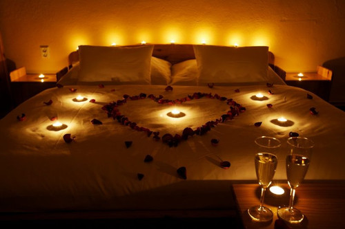 Bedroom romantic 810x540.jpg