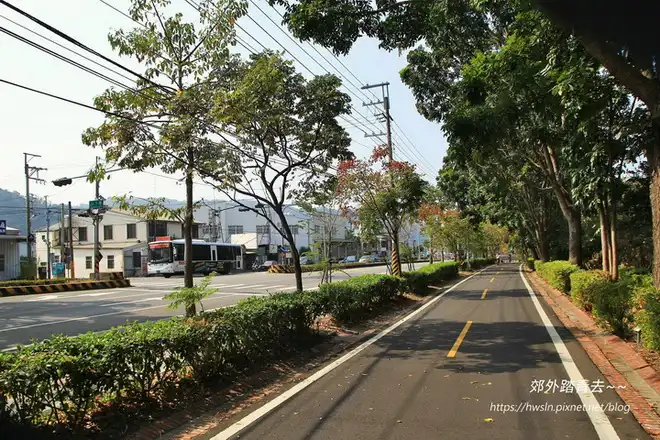 東豐自行車道在石岡市區與台3線相鄰