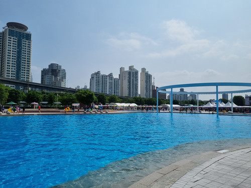 hangang pool.jpg