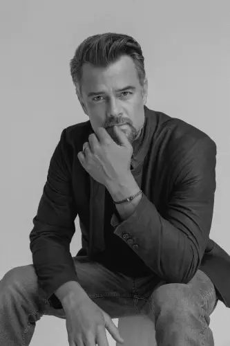 012523 josh duhamel 008 5fc98b19b6f54a8fbf6f0819a3d032f9.webp