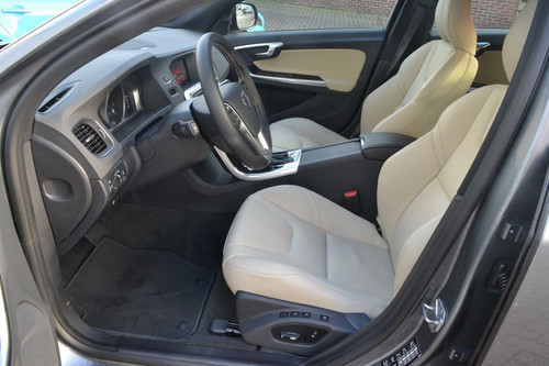 volvo v60 d4 190pk geartronic polar dynamic6.jpg