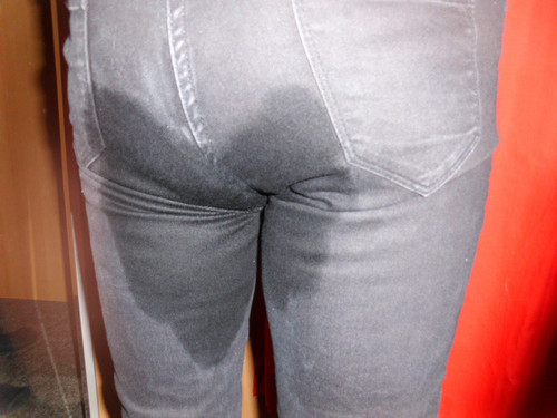 einpissen, indiejeanspissen,selfpee (1).jpg