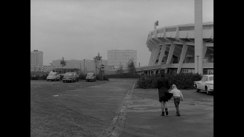 The.Baby.Carriage.1963.1080p.BluRay.REMUX.AVC.DTS HD.MA.1.0 BLURANiUM 00.20.37.png