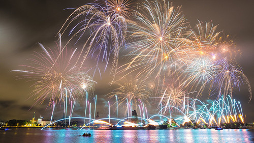 小图Fireworks in Riga 4k.jpg