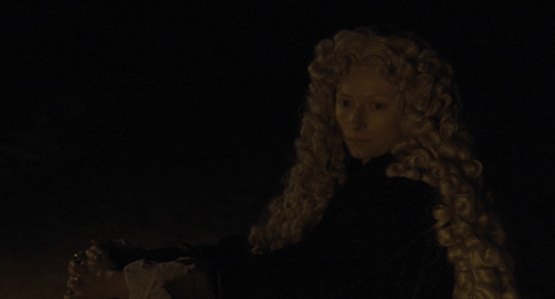 Orlando.1992.2160p.HDR.UHD.BluRay.DTS.x265 10bit HDS.mkv 20221202 184442.461.png