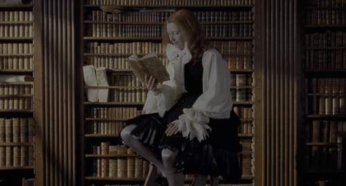 Orlando.1992.2160p.Pad HDR.UHD.BluRay.AAC.x265 10bit HDSPad.mp4 20221202 204942.072.png