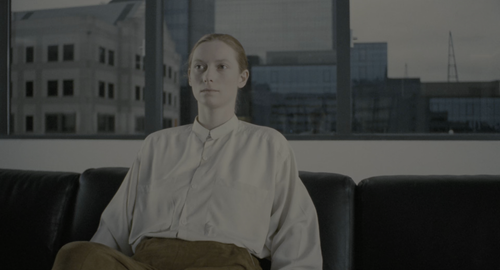 Orlando.1992.2160p.Pad HDR.UHD.BluRay.AAC.x265 10bit HDSPad.mp4 20221202 205024.849.png