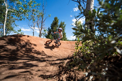 2020 summer action mountain bmxjumps bmx kid at.jpg