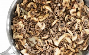 مفركة فطر باللحمة 300x186.jpg