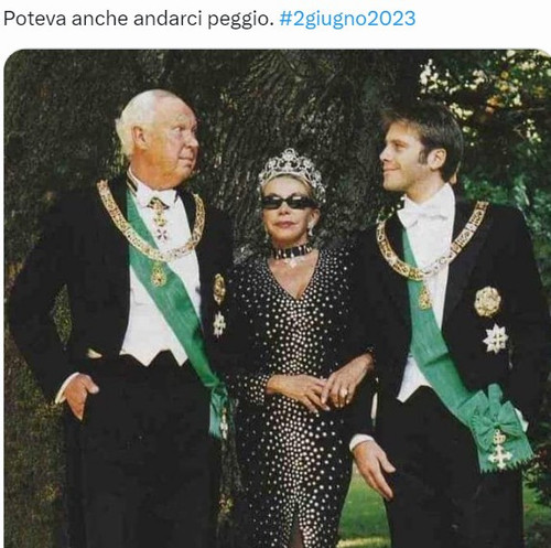 2 g.jpg
