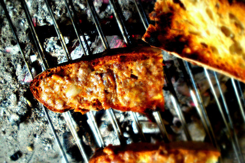 bruschetta con pasta di salsiccia michelotta.jpg