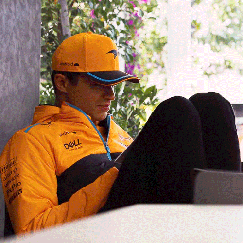 tumblr 5df6b1fdc8c162479e3f5ad8e5049c3b 46299a56 540.gif