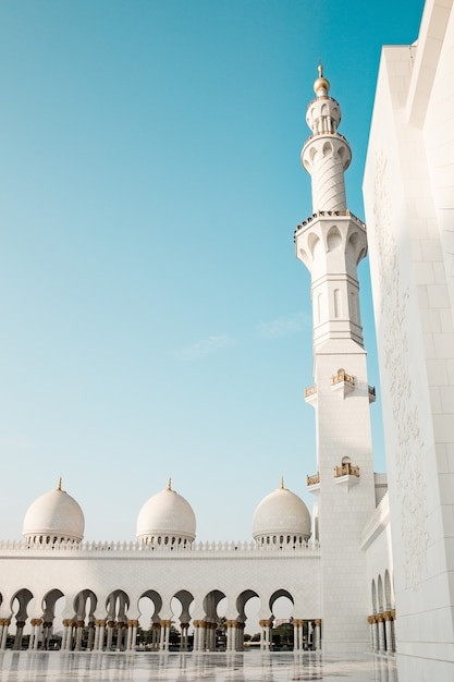 bela mesquita em abu dhabi grande mesquita sheikh zayed nos emirados arabes unidos 361364 82.jpg