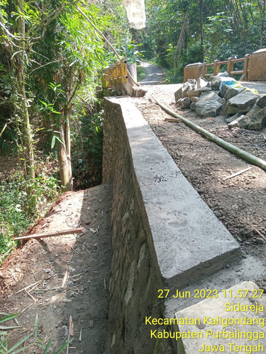 Sidanegara Sidareja (sayap jembatan).jpg