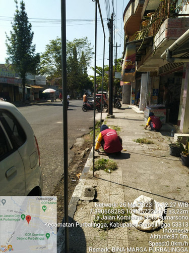 Komisaris Noto Sumarsono (rumput).jpg
