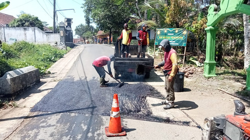 Kradenan Tangkisan (penambalan).jpg