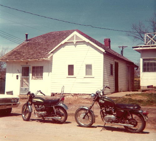 House where Henry lived in Knob Noster, MO..jpg