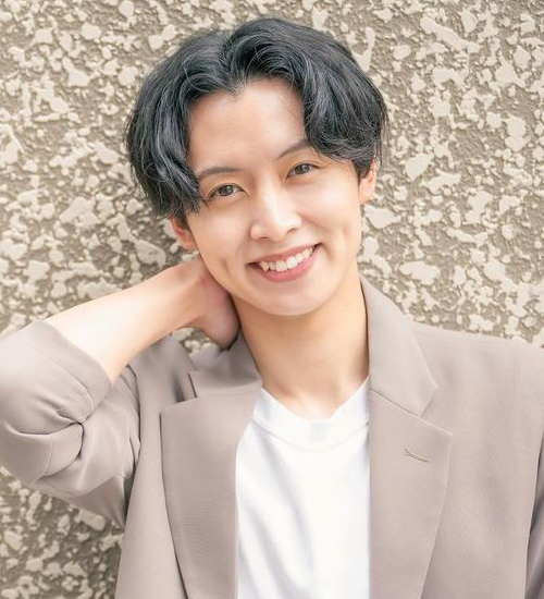 Iconic Mid Parted Japanese Haircut for Men.jpg