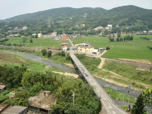 00009 新埔飛龍步道俯瞰三聖橋.webp