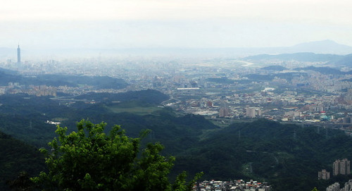 00008 汐止大尖山眺望台北101.jpg