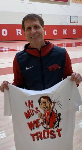 Muss holding tee.jpg