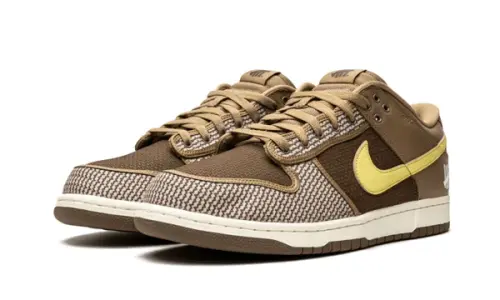 Dunk Low SP UNDEFEATED Canteen Dunk vs 0002