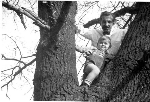 1952 z ojcem.jpg
