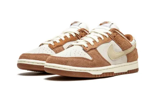 Dunk Low Medium Curry 0001.webp