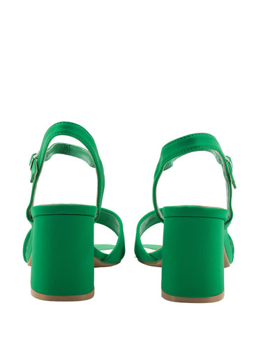 30705 4 PhotoRoom.jpg