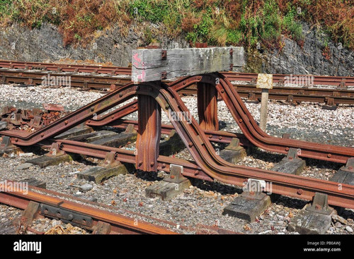 buffer stop and rusty sidings dartmouth steam railway kingswear south devon england uk PB0AWJ 1.jpg