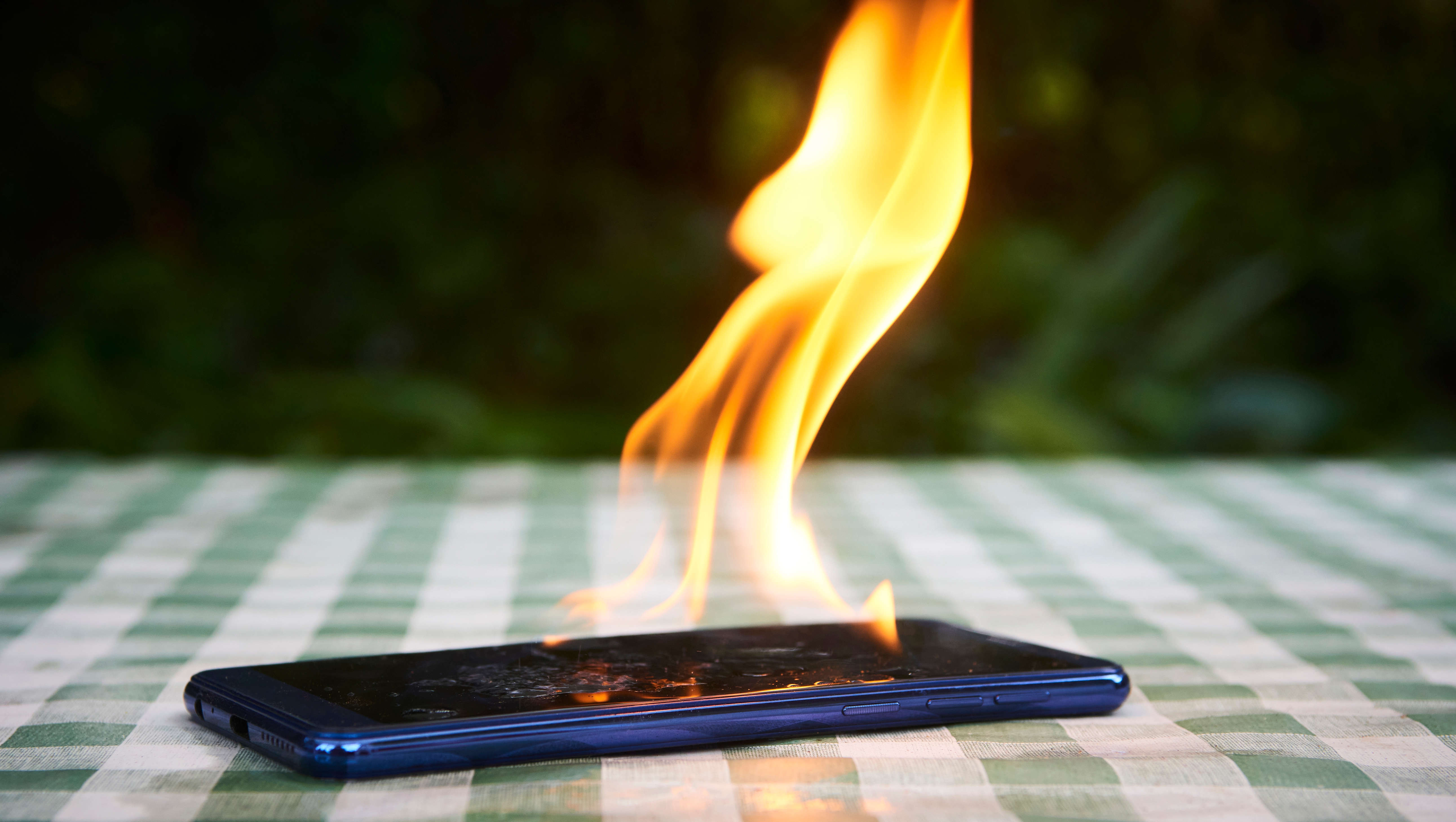 How to prevent your smartphone from overheating during a heatwave