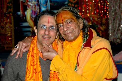 Peter Spiegel With Hindu Guru.jpg