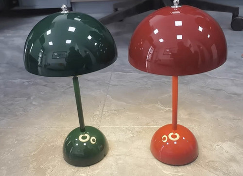 I appreciate the unique holder design of this lamp. It evenly disperses the glow, creating a welcomi.jpg