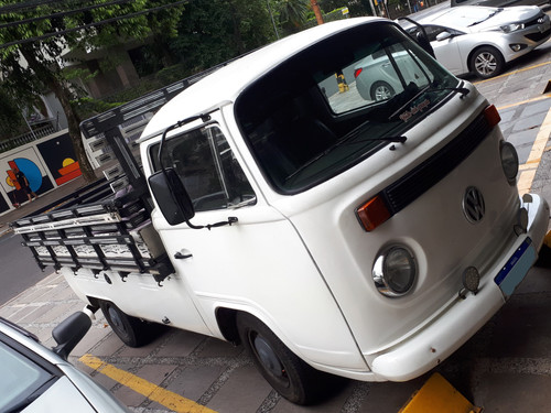 Kombi Pick Up das últimas vista de frente.jpg