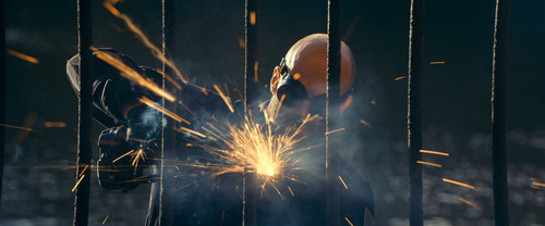 The Beekeeper 2024 WEBRip SDR 10Bit 1440p DDP5.1 HEVC 3Li.mkv snapshot 01.21.20 [2024.02.04 12.21.59.jpg