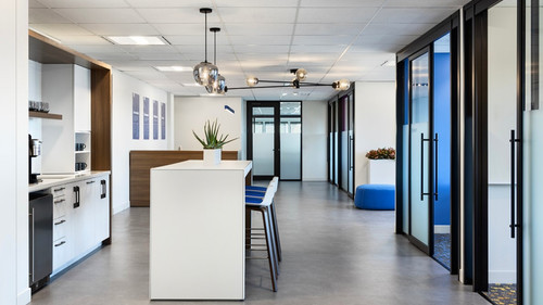 77183 S.i. Systems Office Short.jpg