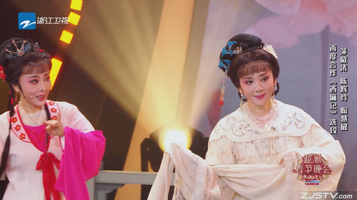 2024龙年越剧春节晚会 完整版：《新龙门客栈》贺岁版上演 集结十位梅花奖得主共赏繁花声宴.mkv snapshot 00.22.09.606.png